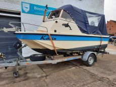 Kajütboot Angelboot Ockelbo kurze Kajüte neuwertige Persenning Kajütboot Angelboot Ockelbo kurze Kajüte neuwertige Persenning