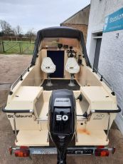 Kajütboot Angelboot Ockelbo kurze Kajüte neuwertige Persenning Kajütboot Angelboot Ockelbo kurze Kajüte neuwertige Persenning