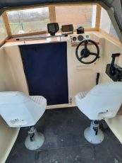 Kajütboot Angelboot Ockelbo kurze Kajüte neuwertige Persenning Kajütboot Angelboot Ockelbo kurze Kajüte neuwertige Persenning