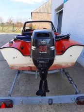 Motorboot Trainer 25PS Suzuki 4-Takt 750kg Trailer