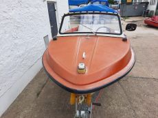 Motorboot Angelboot Ibis 2 mit Fahrpersenning große Badeleiter Motorboot Angelboot Ibis 2 mit Fahrpersenning große Badeleiter