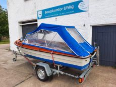 Motorboot Angelboot Ibis 2 mit Fahrpersenning große Badeleiter Motorboot Angelboot Ibis 2 mit Fahrpersenning große Badeleiter